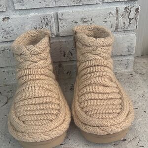 UGG Knit Cuff Boots in Cream and Tan